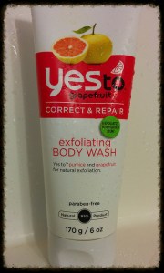 Pumice naturally exfoliates skin, while the Vitamin C and Citric Acid found in Grapefruit facilitate healthy skin renewal. | lookingjoligood.woordpress.com