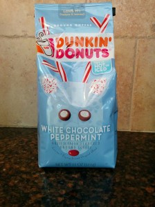 While I don't think that it really tastes like white chocolate or peppermint, this @DunkinDonuts coffee is very good!!!! lookingjoligood.wordpress.com