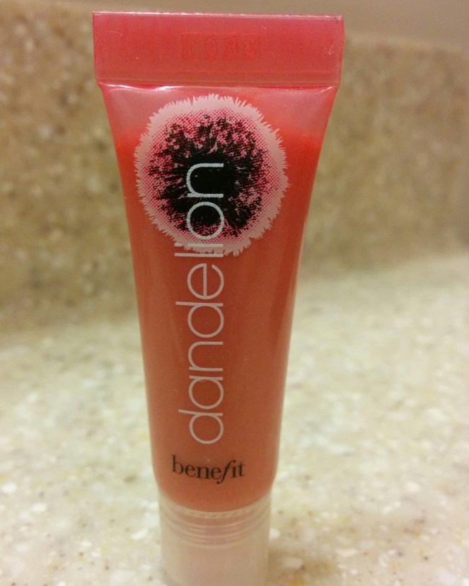 Benefit Dandelion | lookingjoligood.wordpress.com