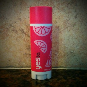 Yes to Grapefruit Naturally Smooth Lip Balm | lookingjoligood.wordpress.com