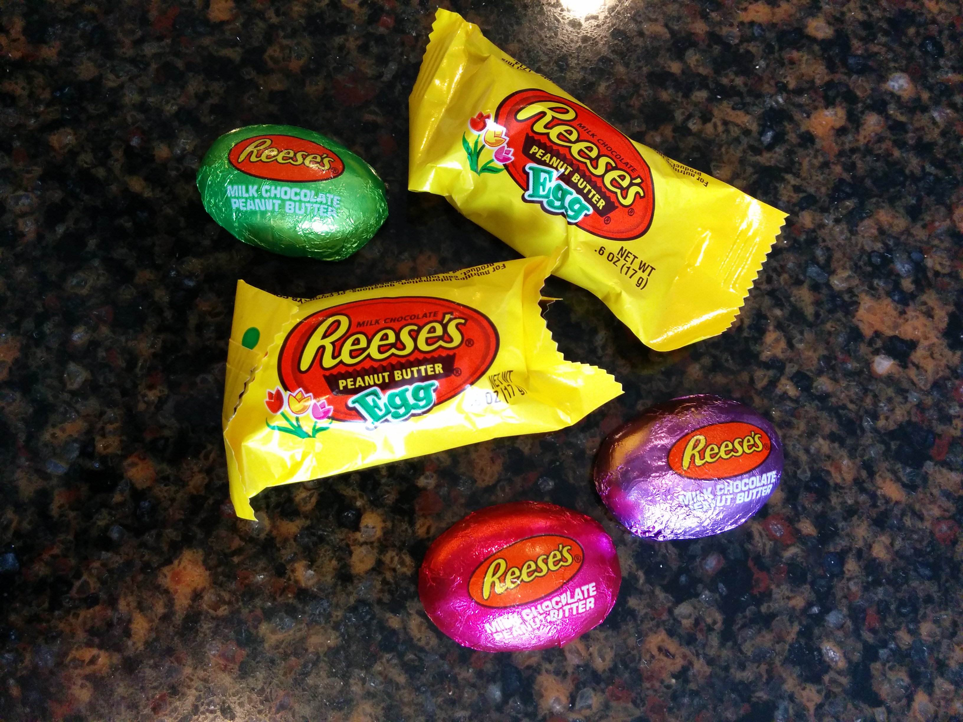 Why Reese's Easter pb eggs do you have to be so temptingly delicious?! The holiday edition of Reese's pdcups tastes even more awesome than the already awesome Pb cups. | lookingjoligood.wordpress.com