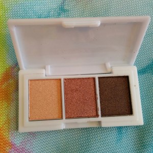 Jelly Pong Pong Cosmetics Neapolitan Palette Weight: .1 oz | lookingjoligood.wordpress.com