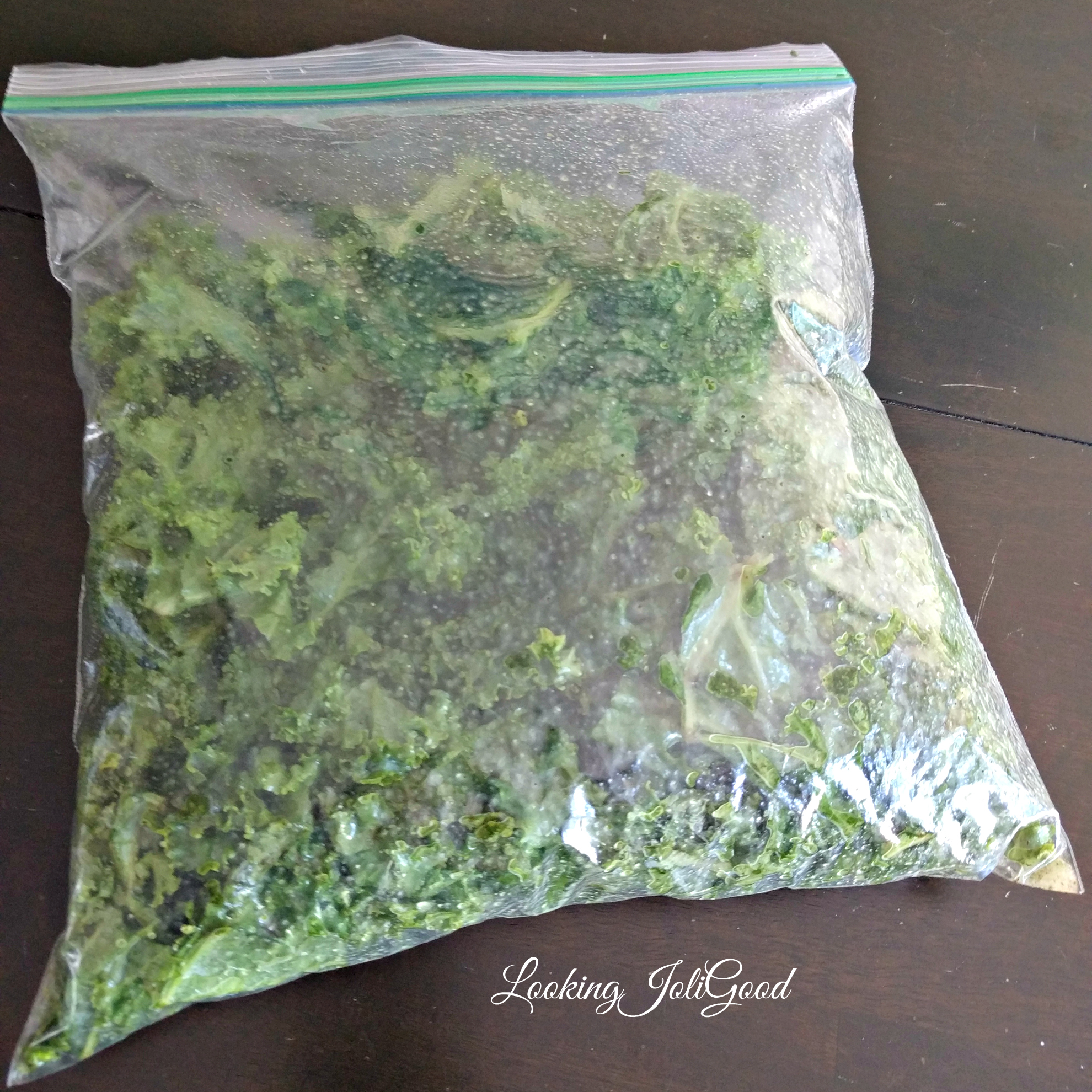 Baked Kale Chips | lookingjoligood.wordpress.com
