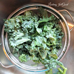 Baked Kale Chips | lookingjoligood.wordpress.com