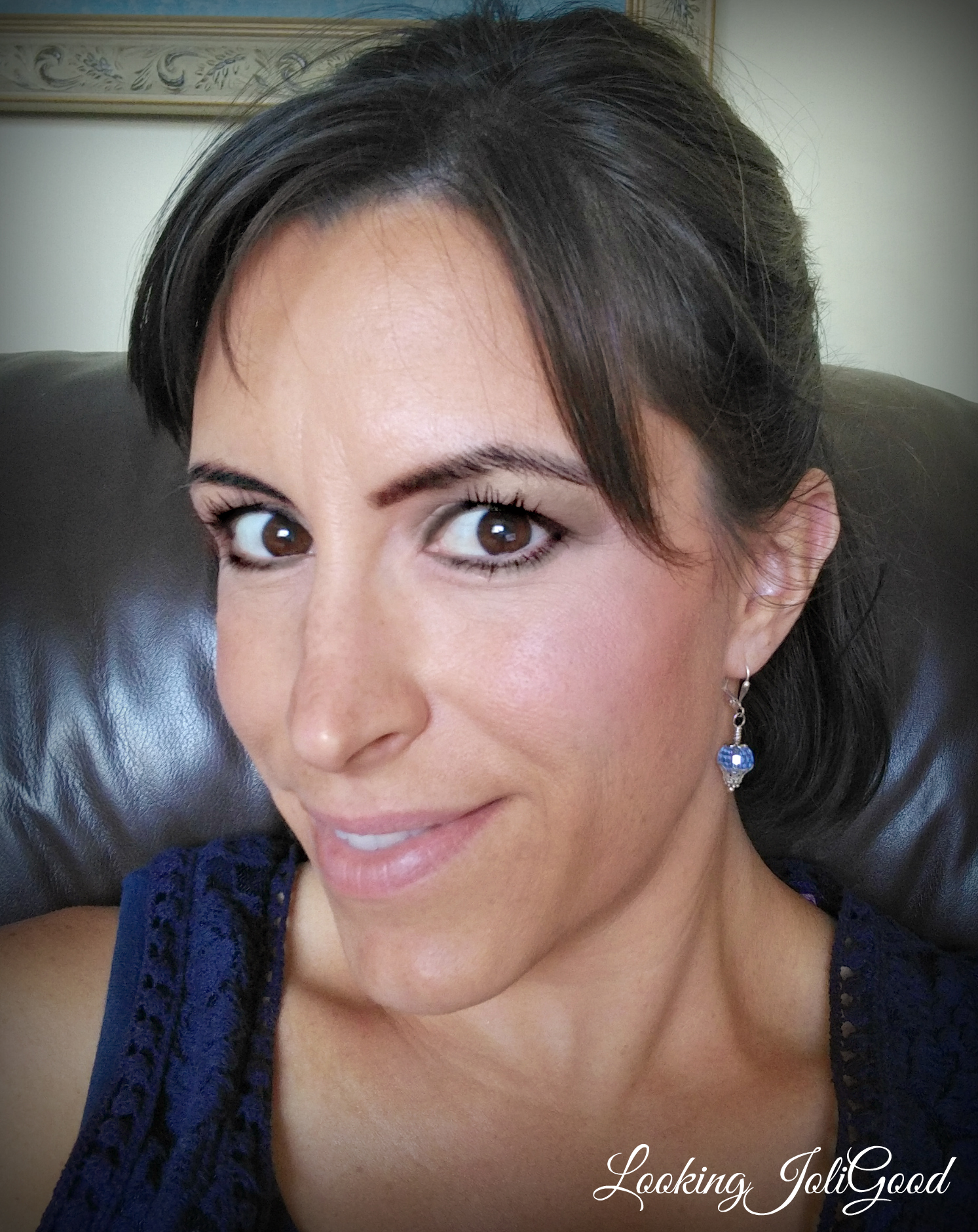 LauraLookingJoliGood