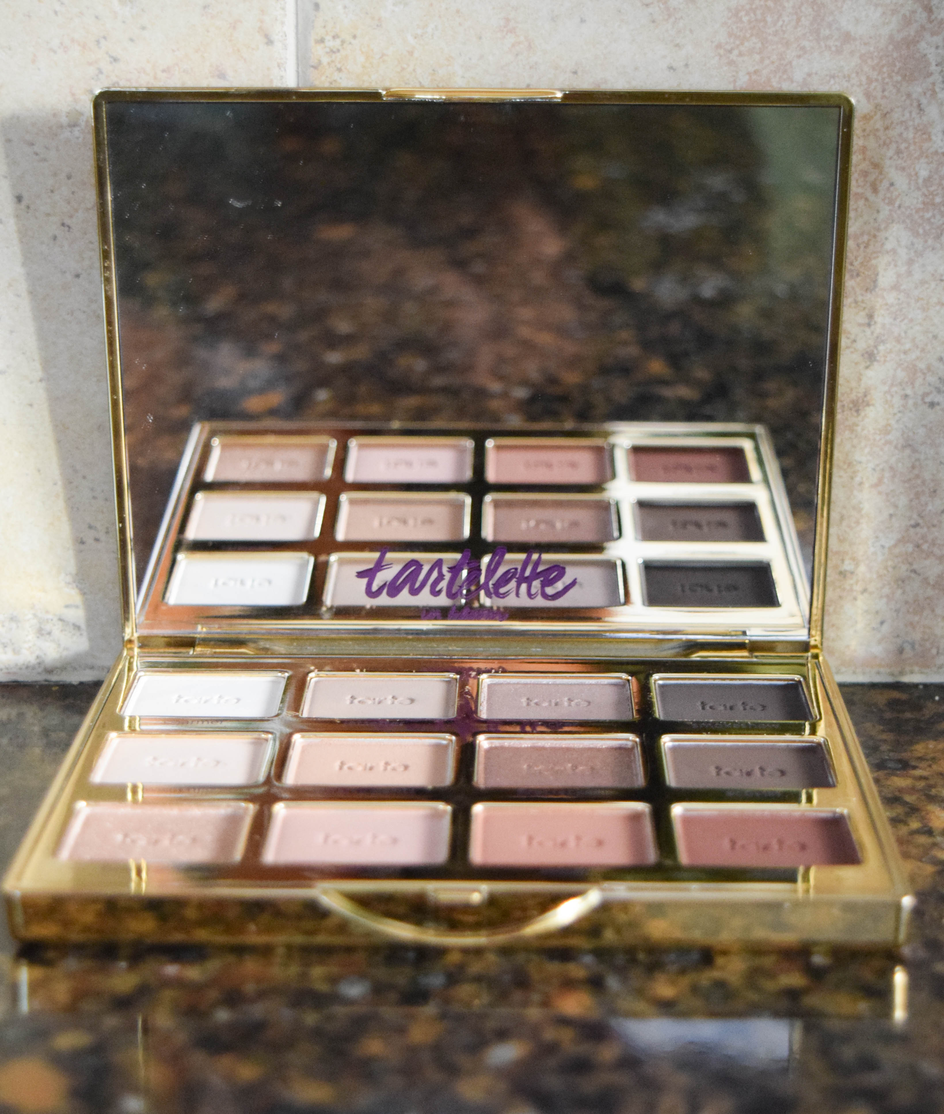 Tartlett in bloom | lookingjoligood.wrodpress.com