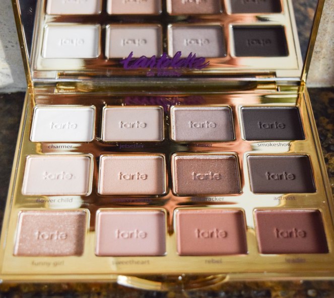 Tartlett in bloom | lookingjoligood.wrodpress.com