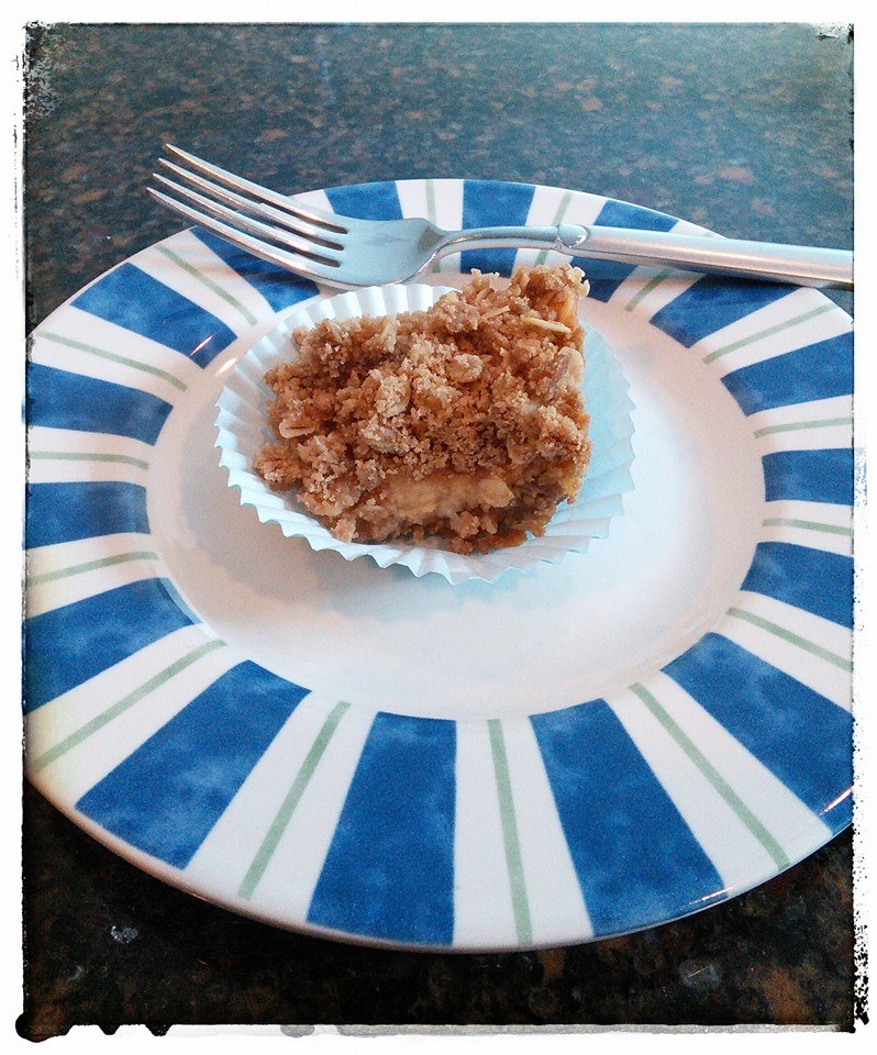 Lemon Crumb Bars | lookingjoligood.wordpress.com