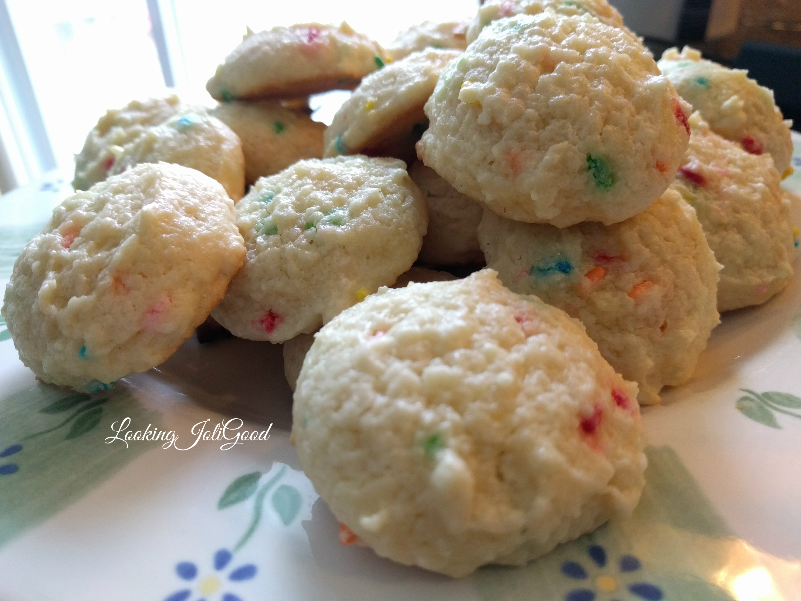 super simple cake mix cookies | lookingjoligood.blog