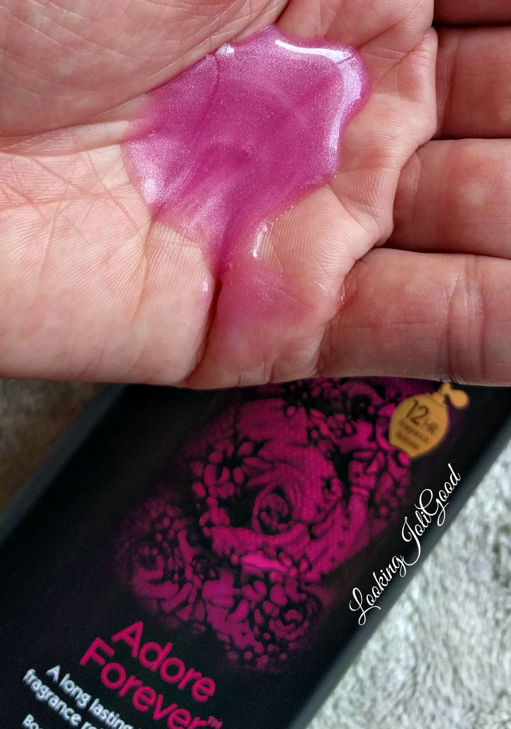 sparkles “fragrance touch technology” Caress Forever Body Wash | lookingjoligood.blog