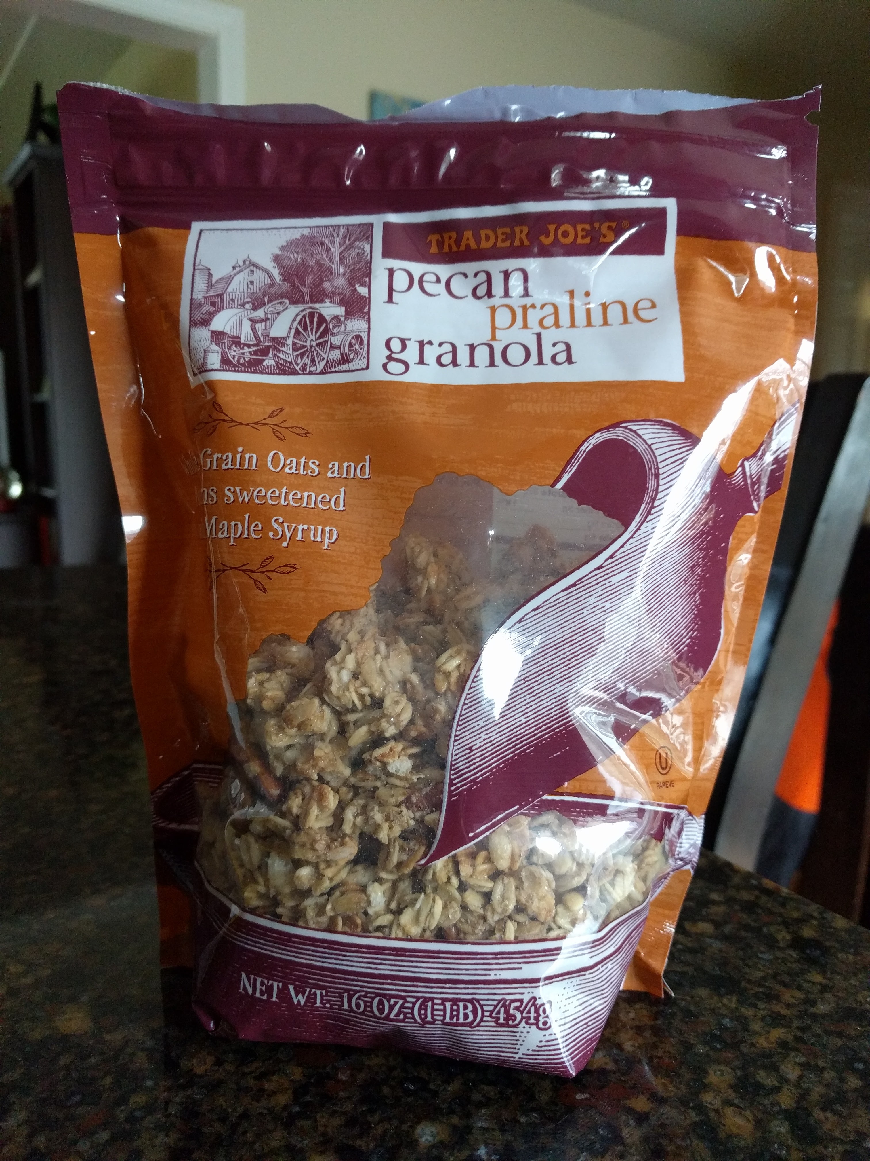 Trader Joes pecan praline granola | lookingjoligood.blog