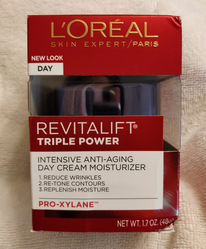 Loreal Revitalift triple power moisturizer/hydrant | lookingjoligood.blog