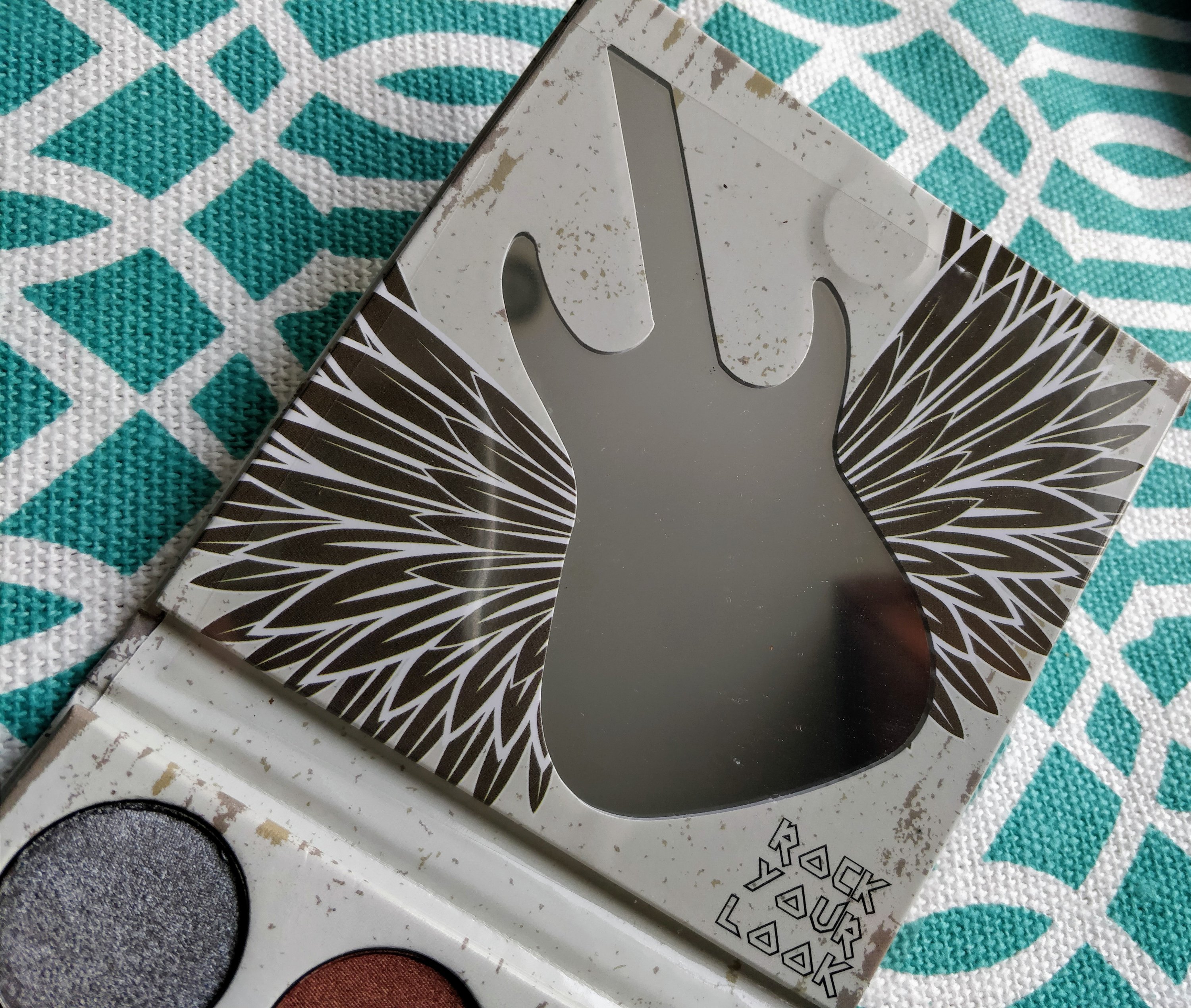 Crown Pro - Glam Metals Palette | lookingjoligood.blog