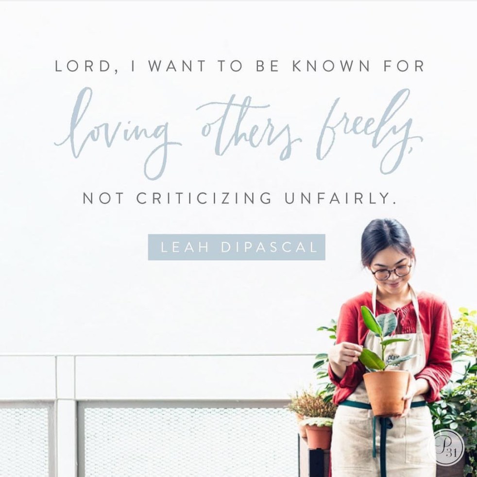 criticism Leah Dipascal | lookingjoligood.blog