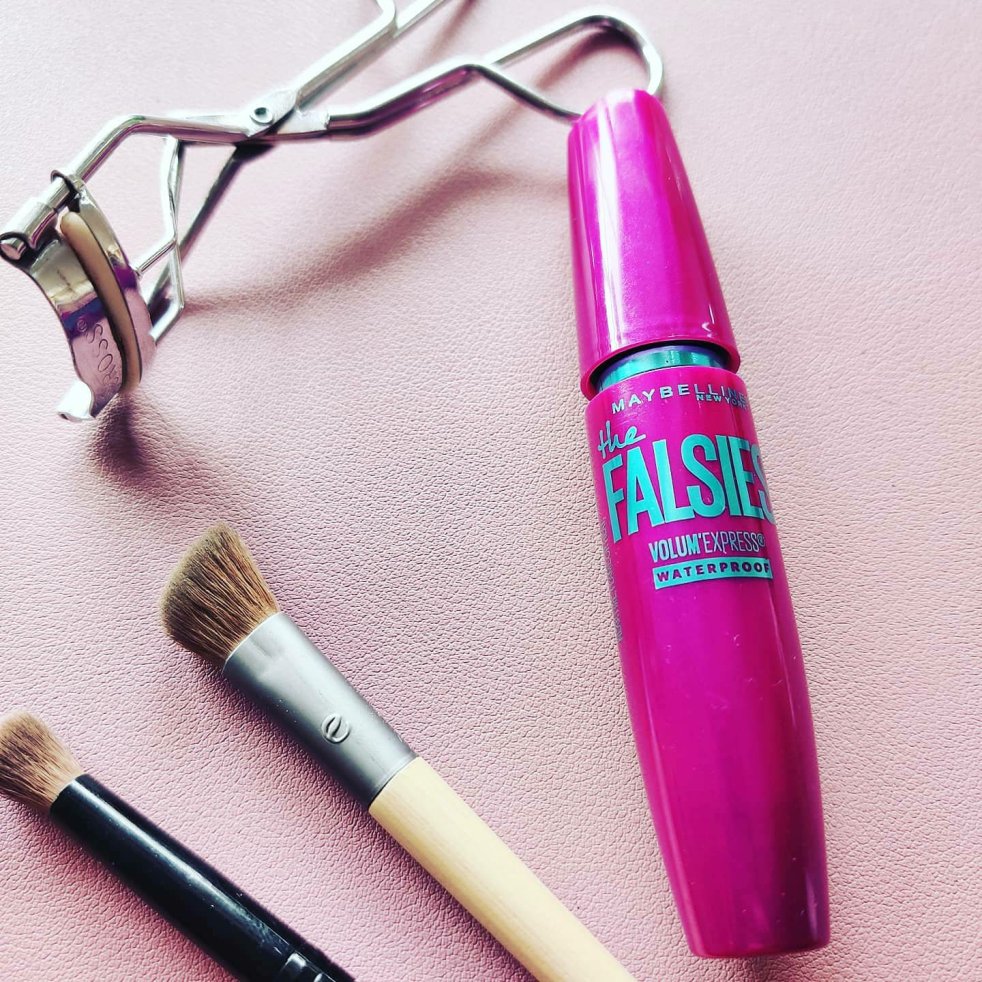 Maybelline Volum' Express The Falsies Mascara | lookingjoligood.blog