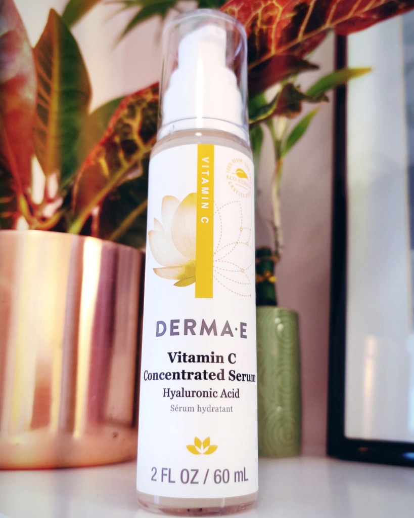 vitamin c serum from Derma-E | lookingjoligood.blog
