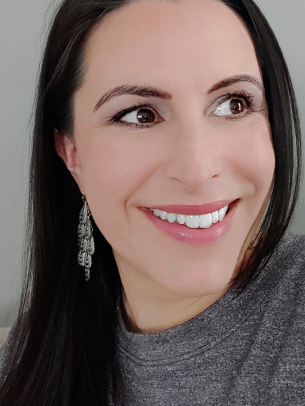 Laura Revlon Super Lustrous Lipstick | lookingjoligood.blog