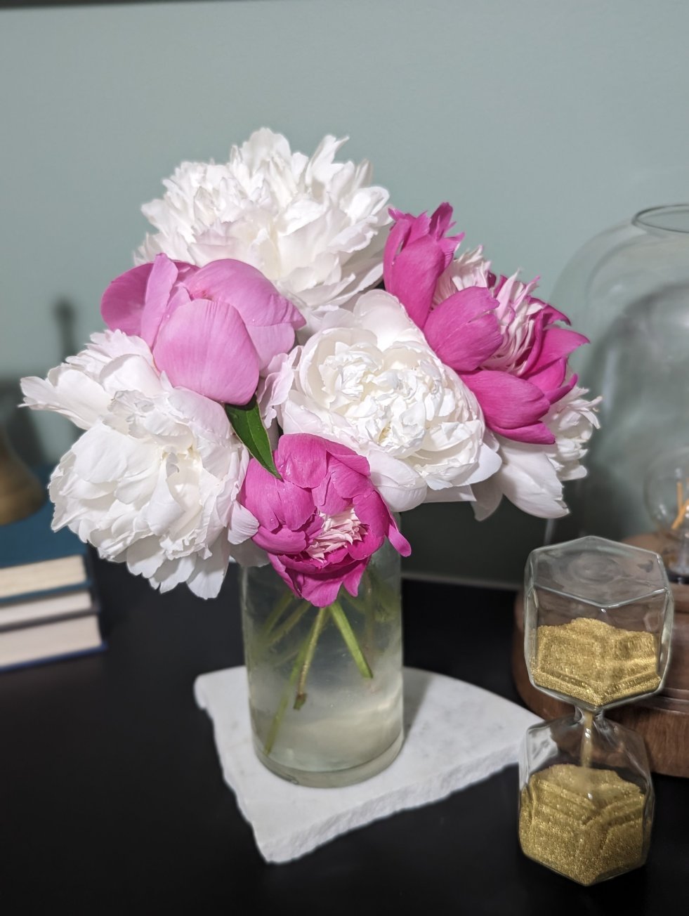 beautiful peonies | lookingjoligood.blog